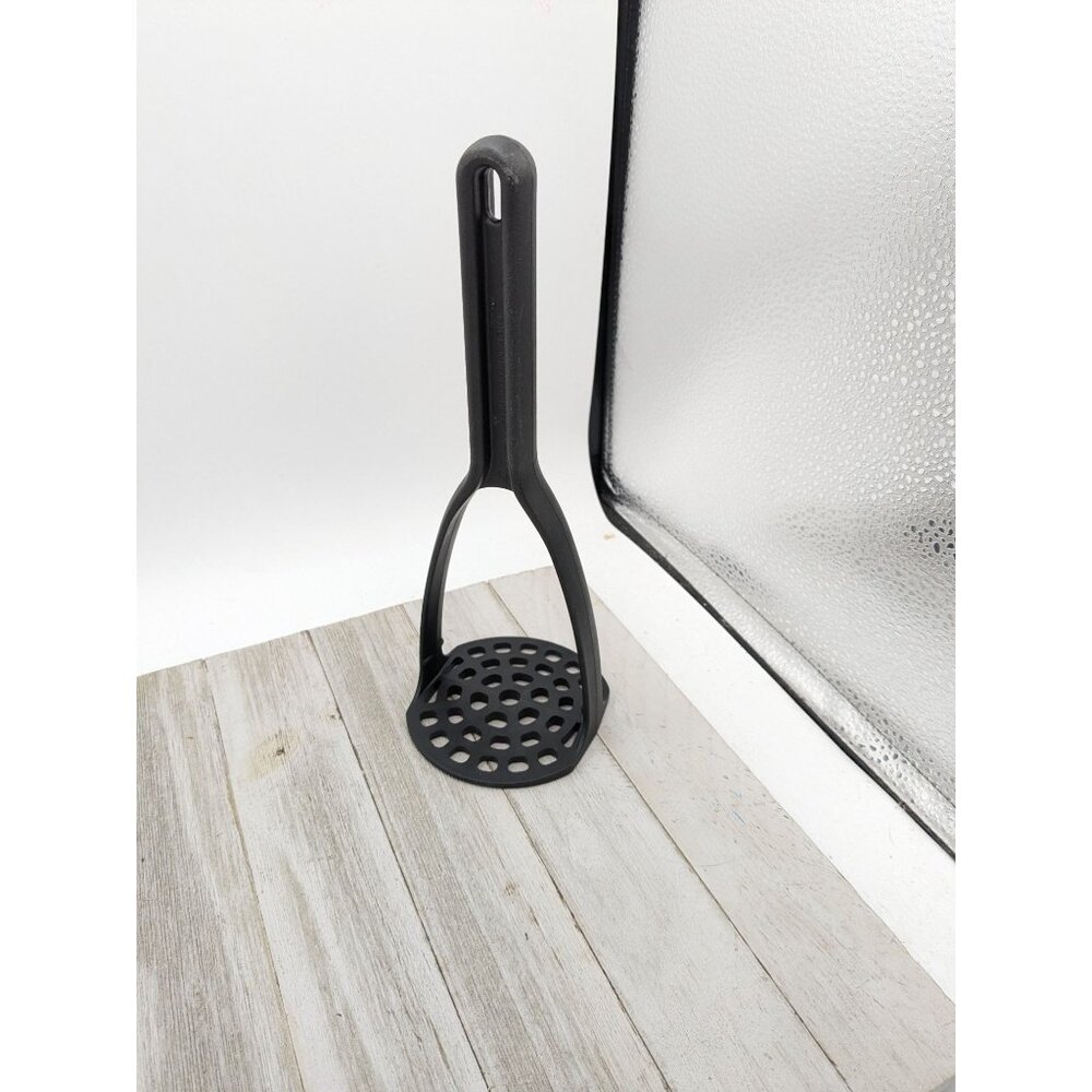 Vintage Pampered Chef Potato Vegetable Masher Black Kitchen Utensil 9 3/4"